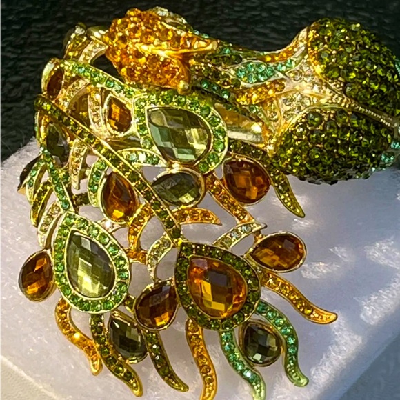 Off Park Collection Large yellow, gold and green peacock cuff bracelet - Picture 3 of 6